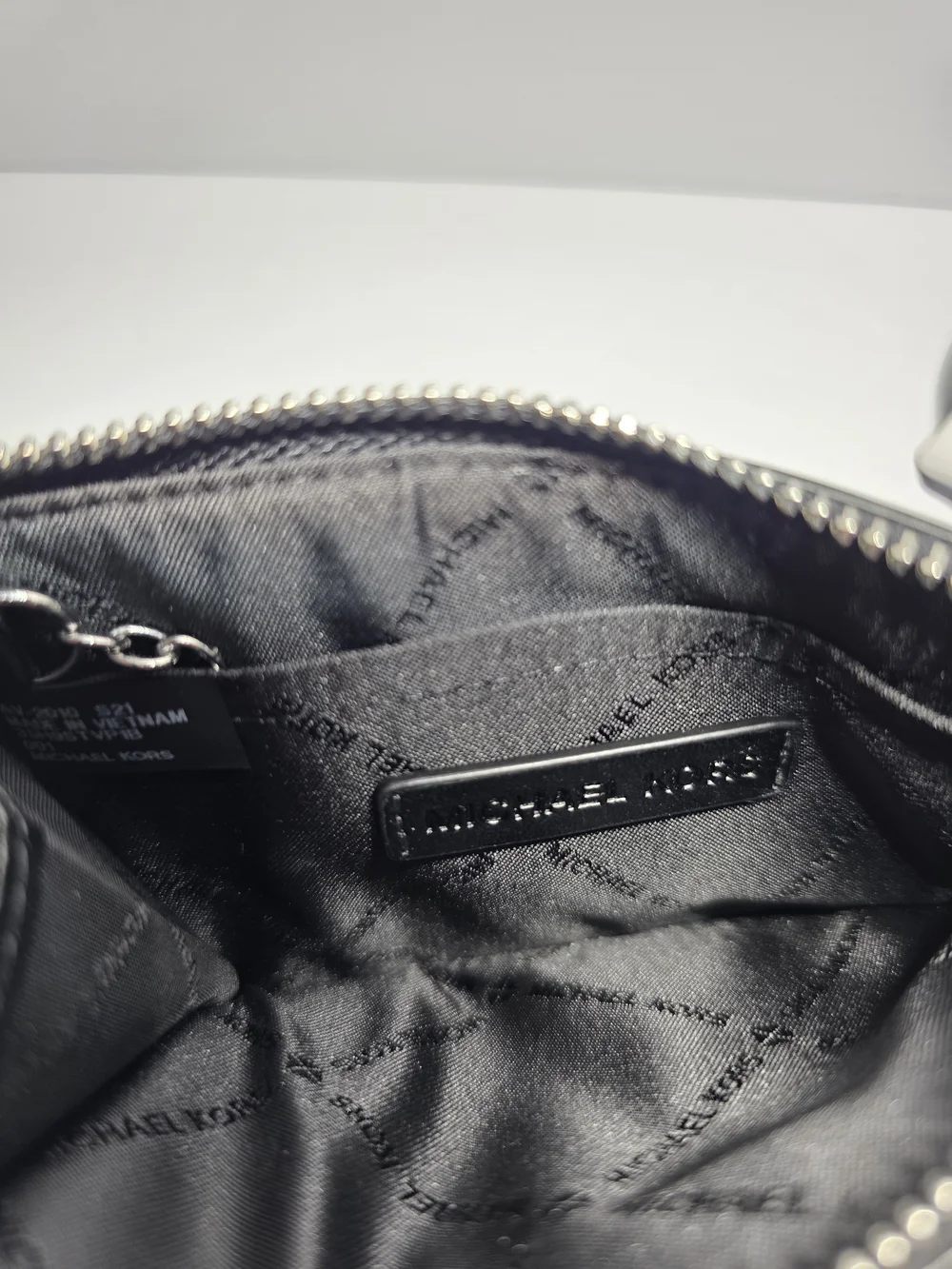 Michael Kors Women’s Black Signature Zip Coin Pouch Credit Card And ID Holder